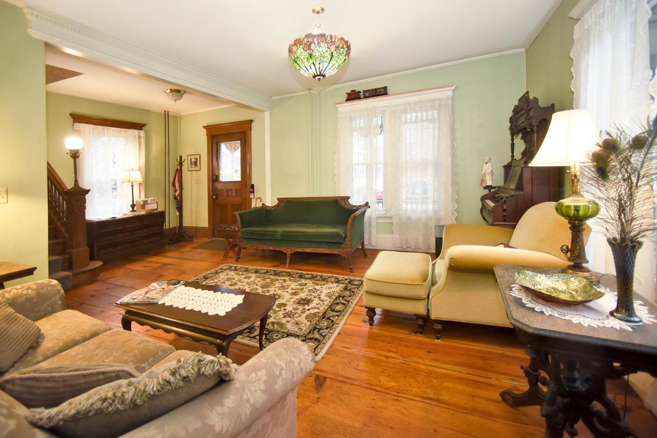 Blooming Inn Shelburne Falls 外观 照片